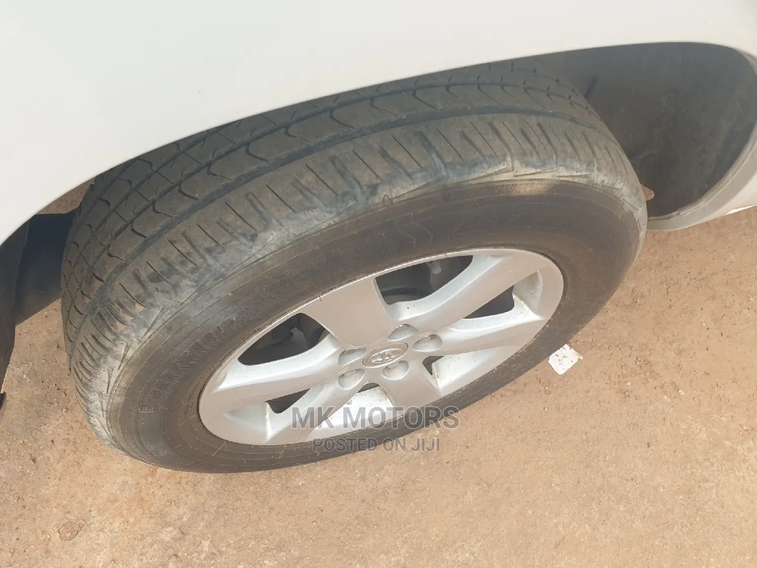 Toyota Vanguard 2008 White