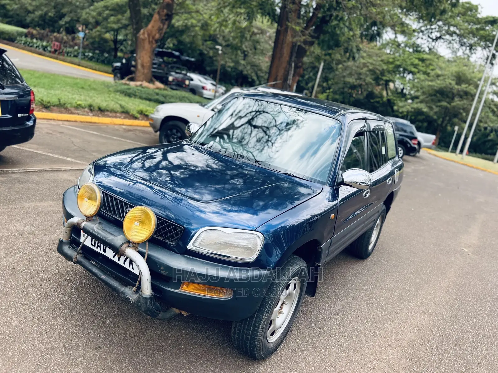 Toyota RAV4 Base FWD