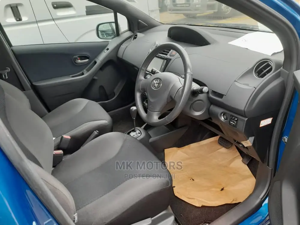 Toyota Vitz 1.5 FWD 3dr 2010 Blue