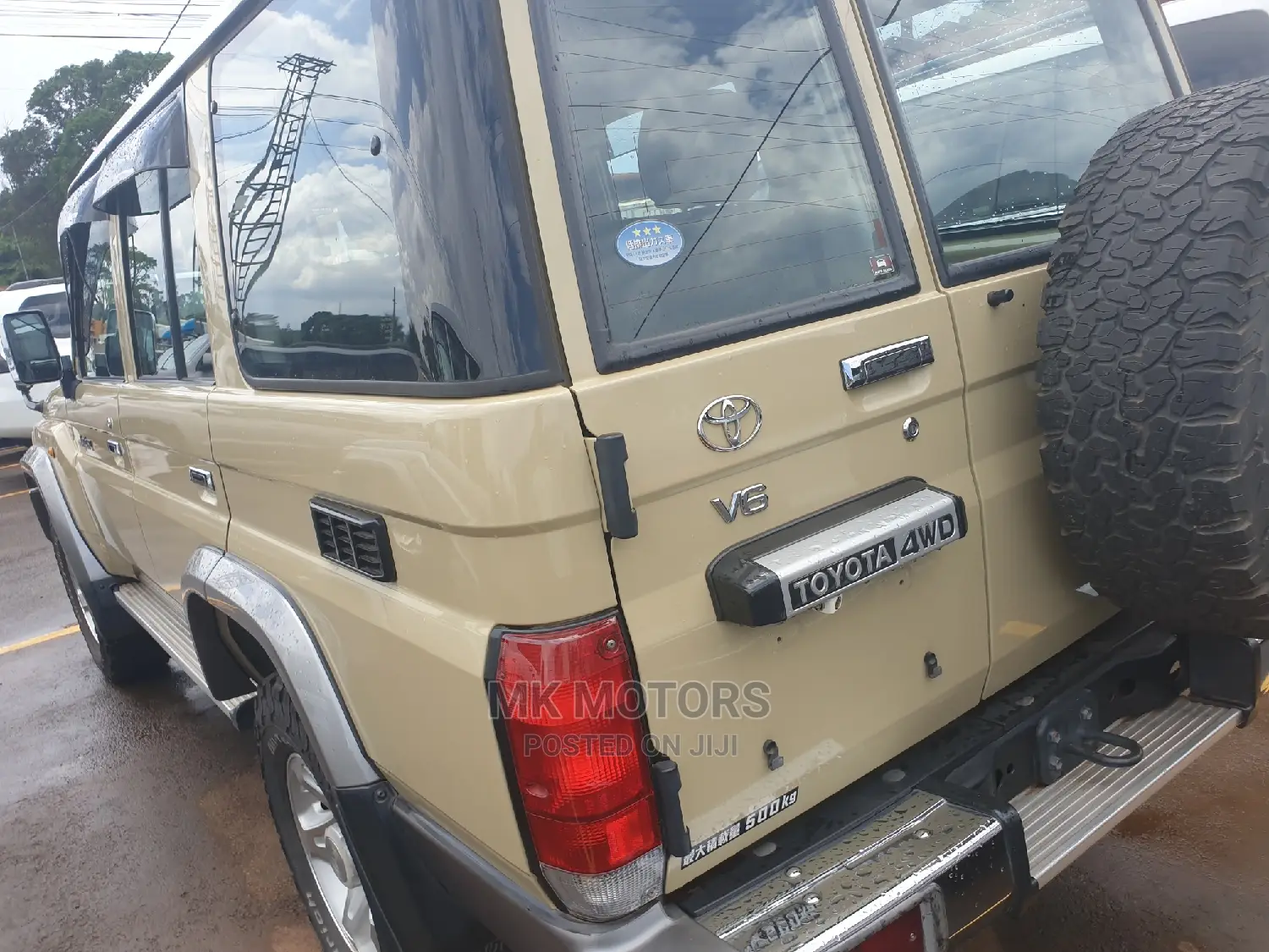 Toyota Land Cruiser 4.0 V6 DLX 2015 Yellow