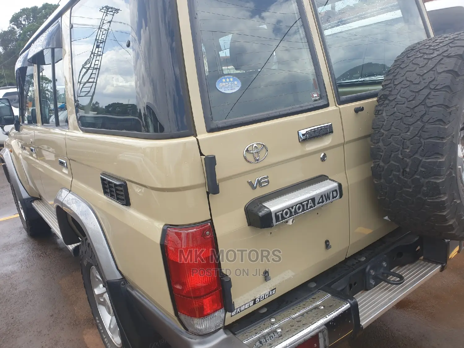 Toyota Land Cruiser 4.0 V6 DLX 2015 Yellow
