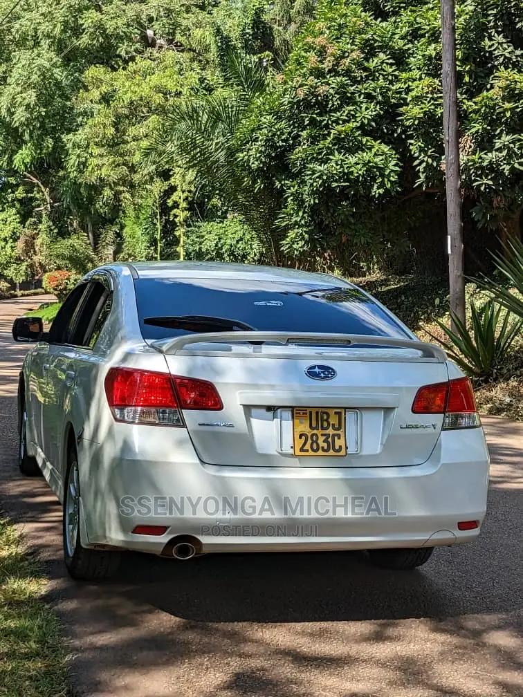 Subaru Legacy 2010 White