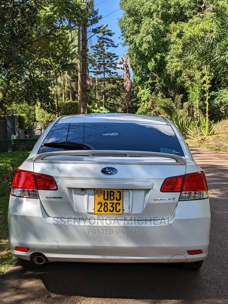 Subaru Legacy 2010 White