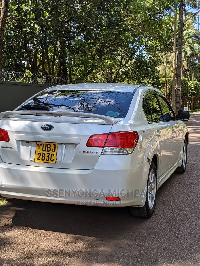 Subaru Legacy 2010 White