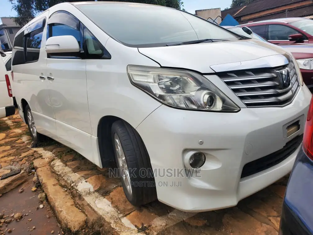 Toyota Alphard 2010