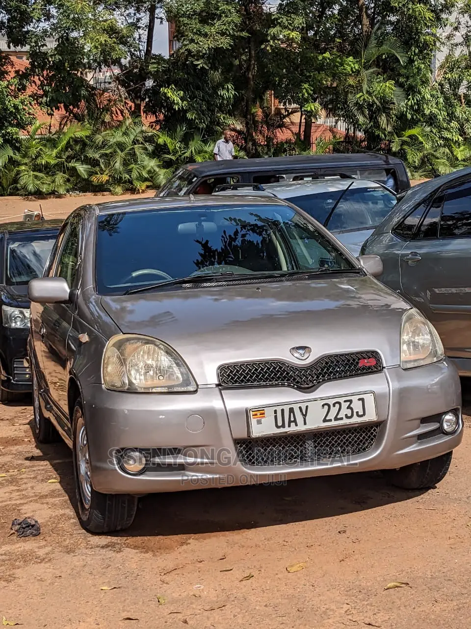 Toyota Vitz 2001 Silver