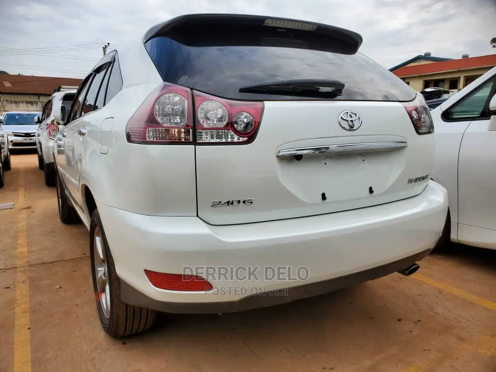 Toyota Harrier 2.4 2010