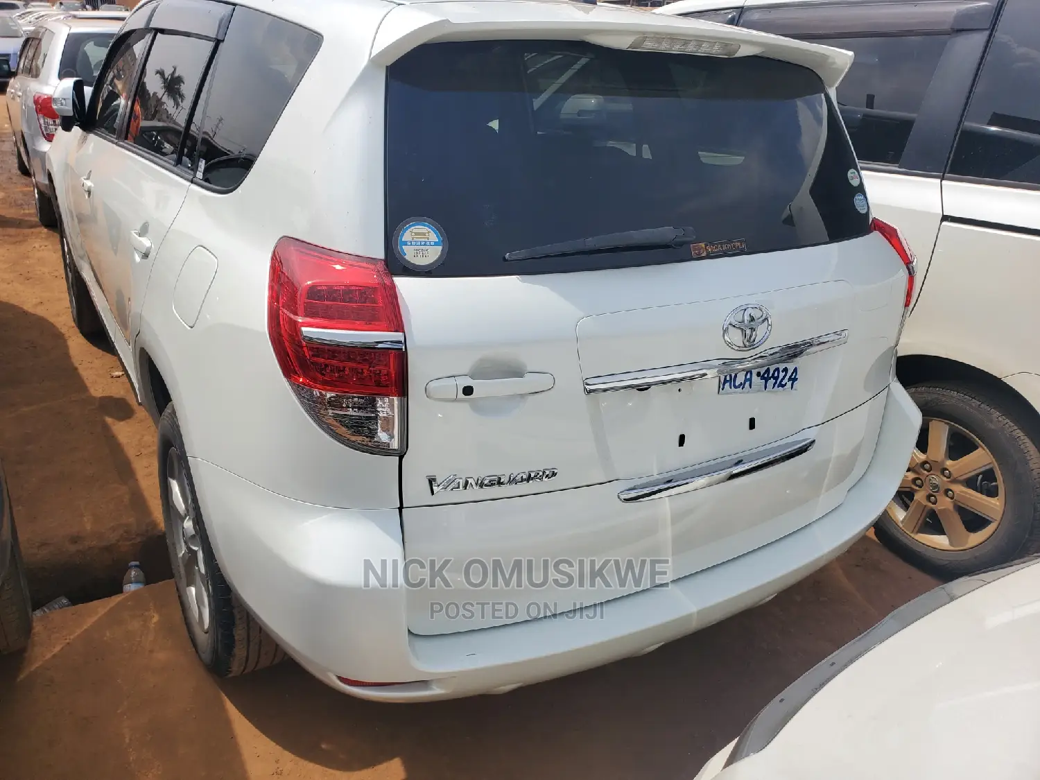 Toyota Vanguard 2011 Off white