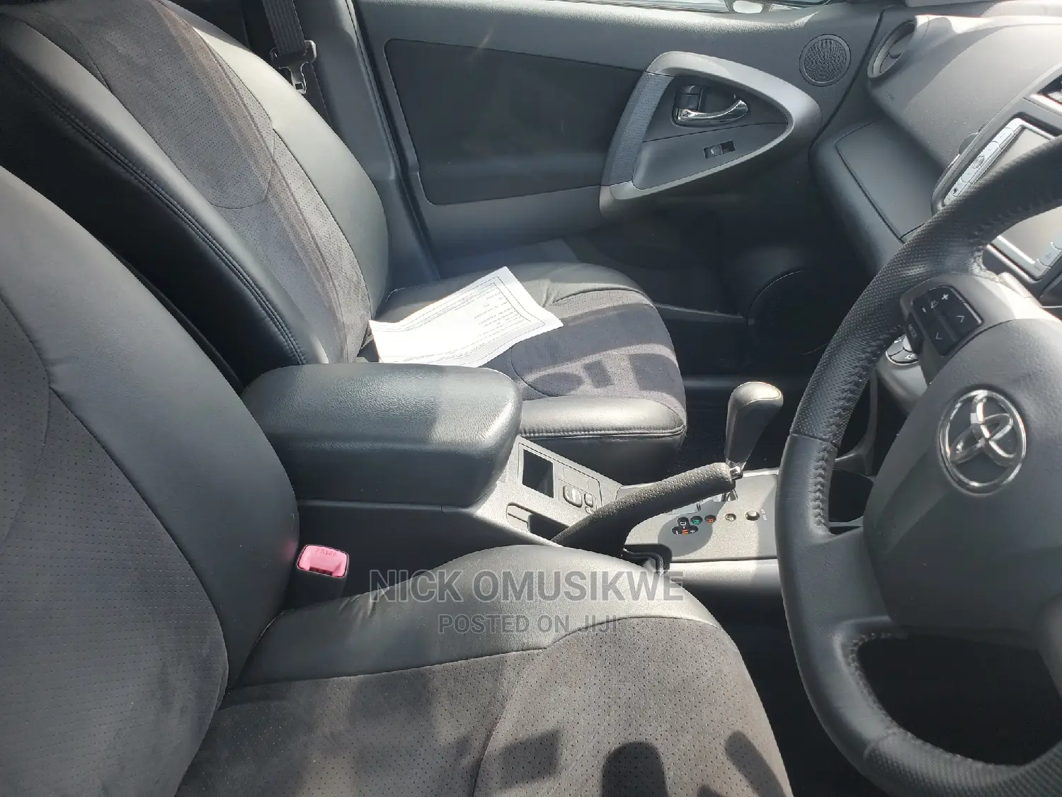 Toyota Vanguard 2011 Off white