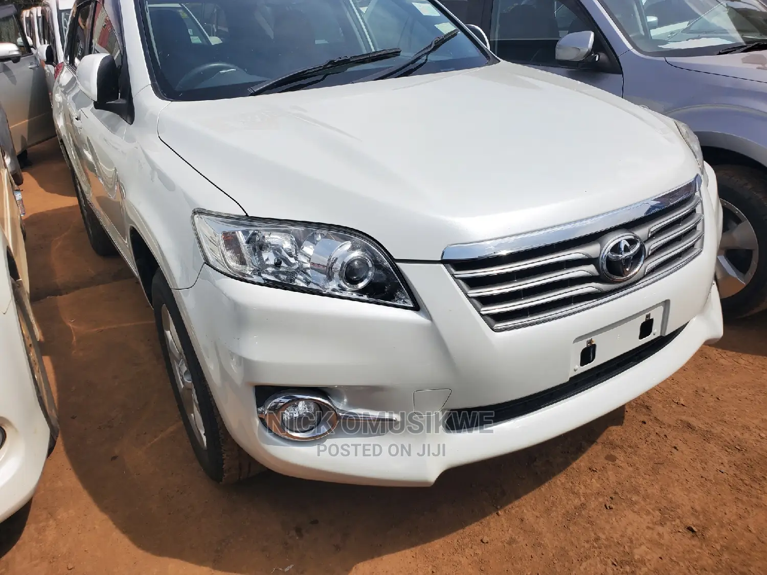 Toyota Vanguard 2011 Off white
