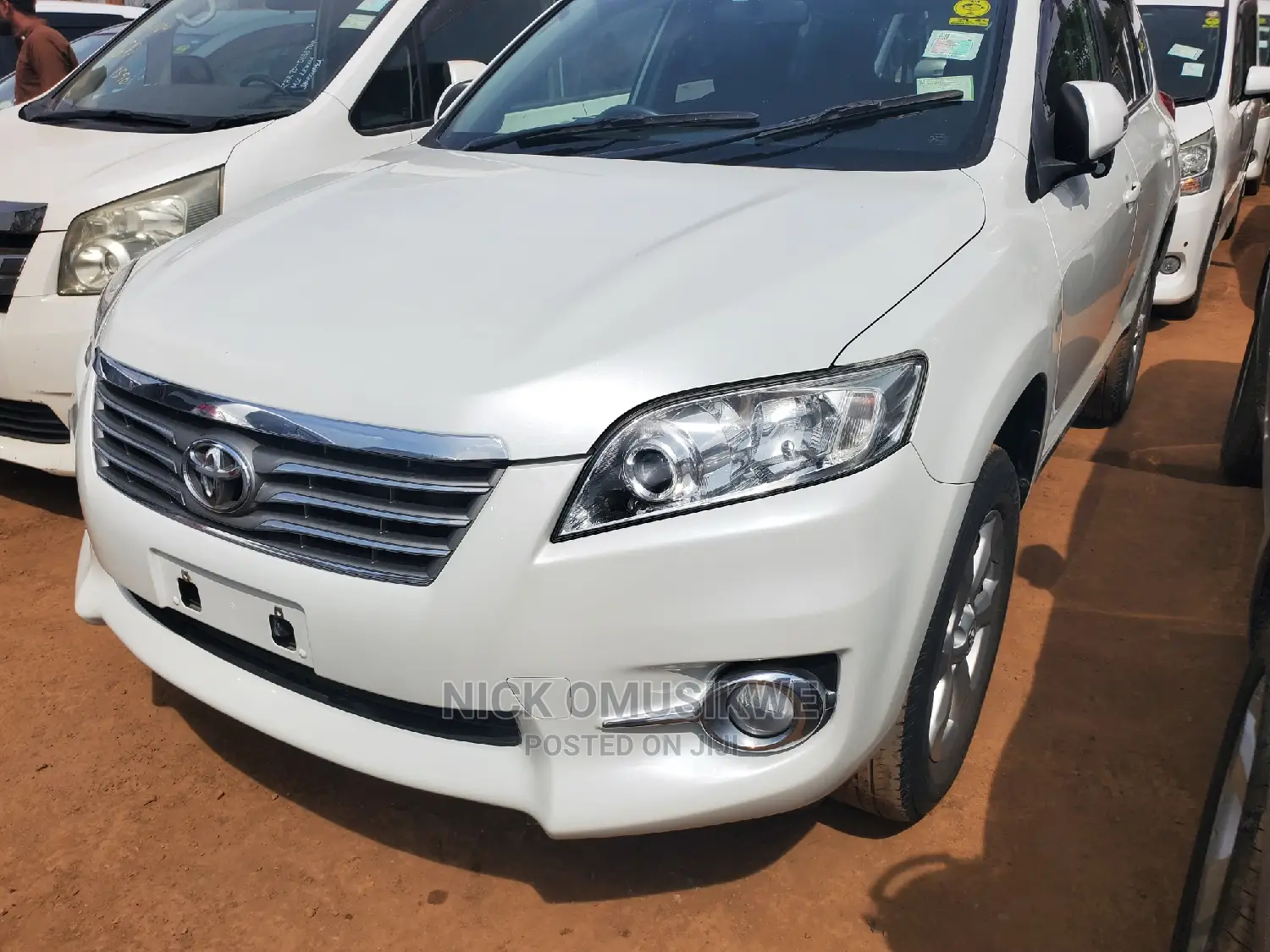 Toyota Vanguard 2011 Off white
