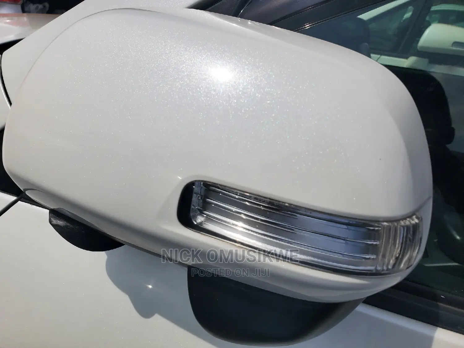 Toyota Vanguard 2011 Off white