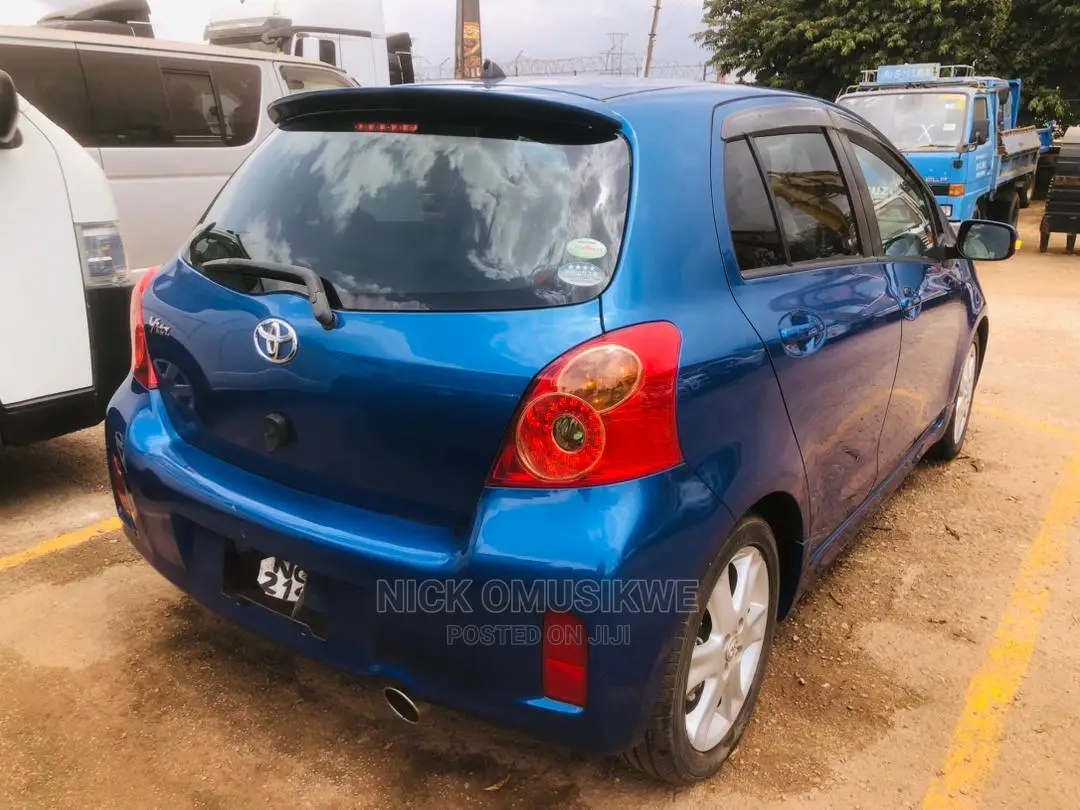 Toyota Vitz 1.5 FWD 5dr 2010 Blue