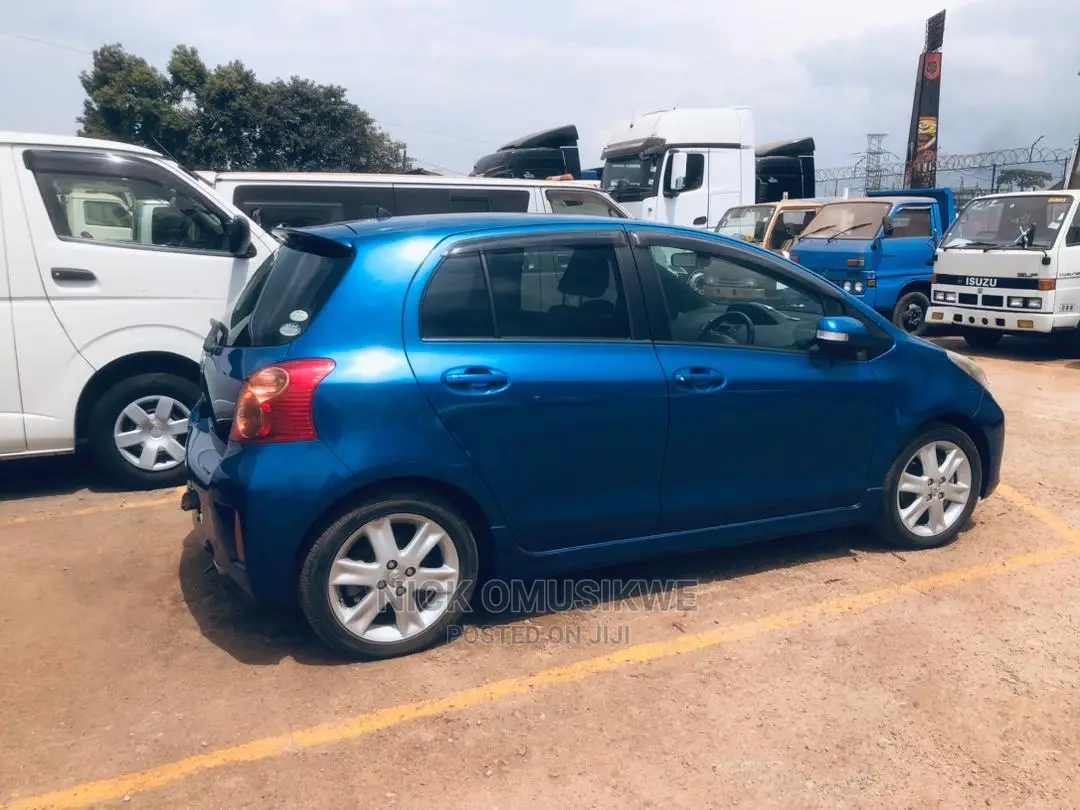 Toyota Vitz 1.5 FWD 5dr 2010 Blue