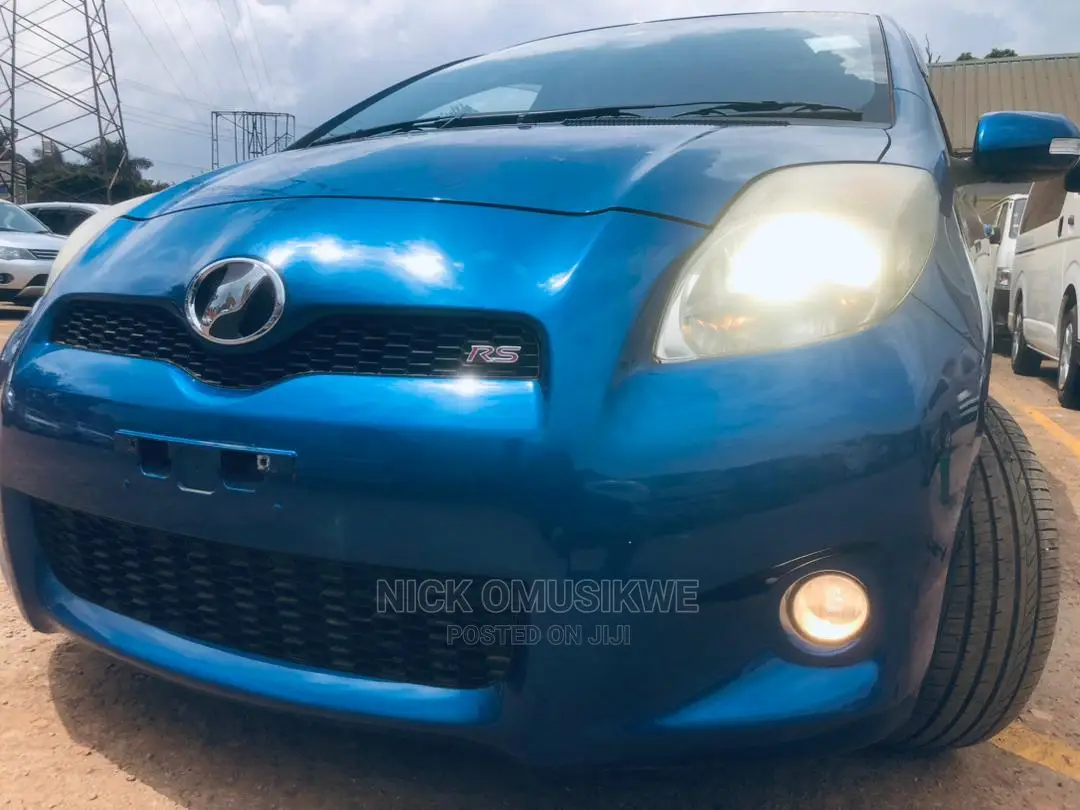 Toyota Vitz 1.5 FWD 5dr 2010 Blue