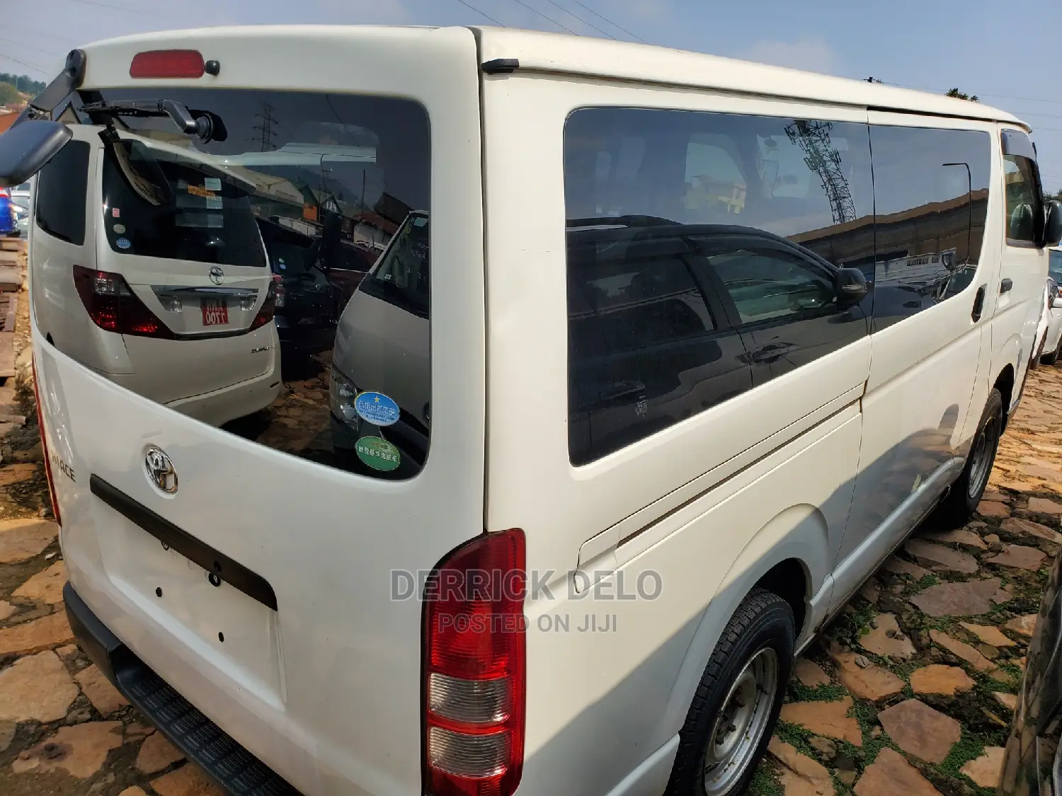 Toyota HiAce 2015