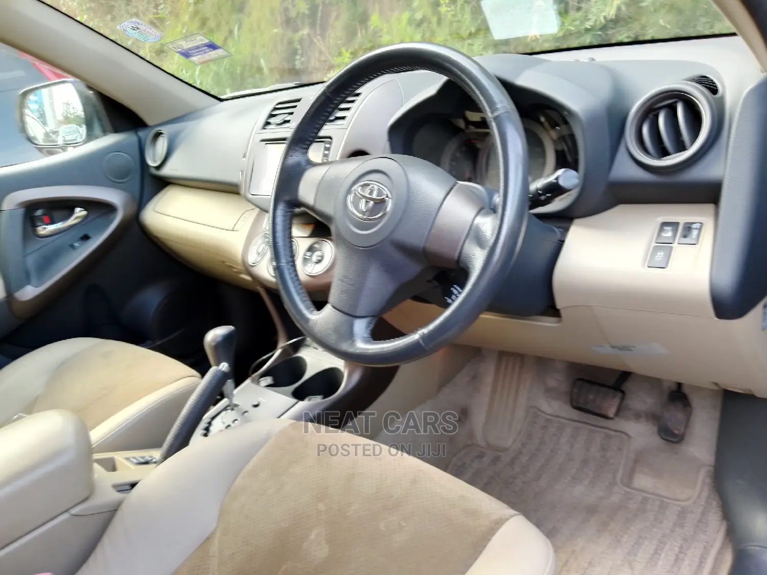 Toyota Vanguard 2012 White