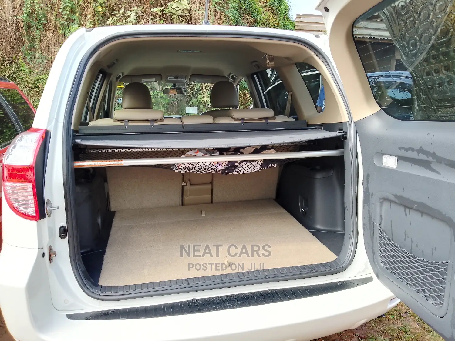Toyota Vanguard 2012 White