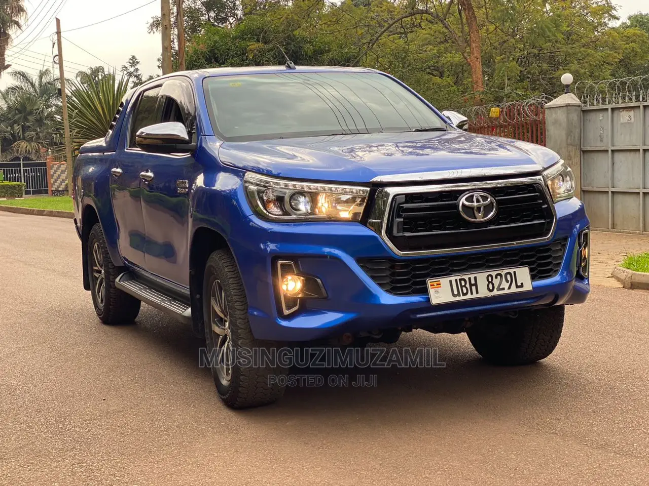 Toyota Hilux 2016 Blue