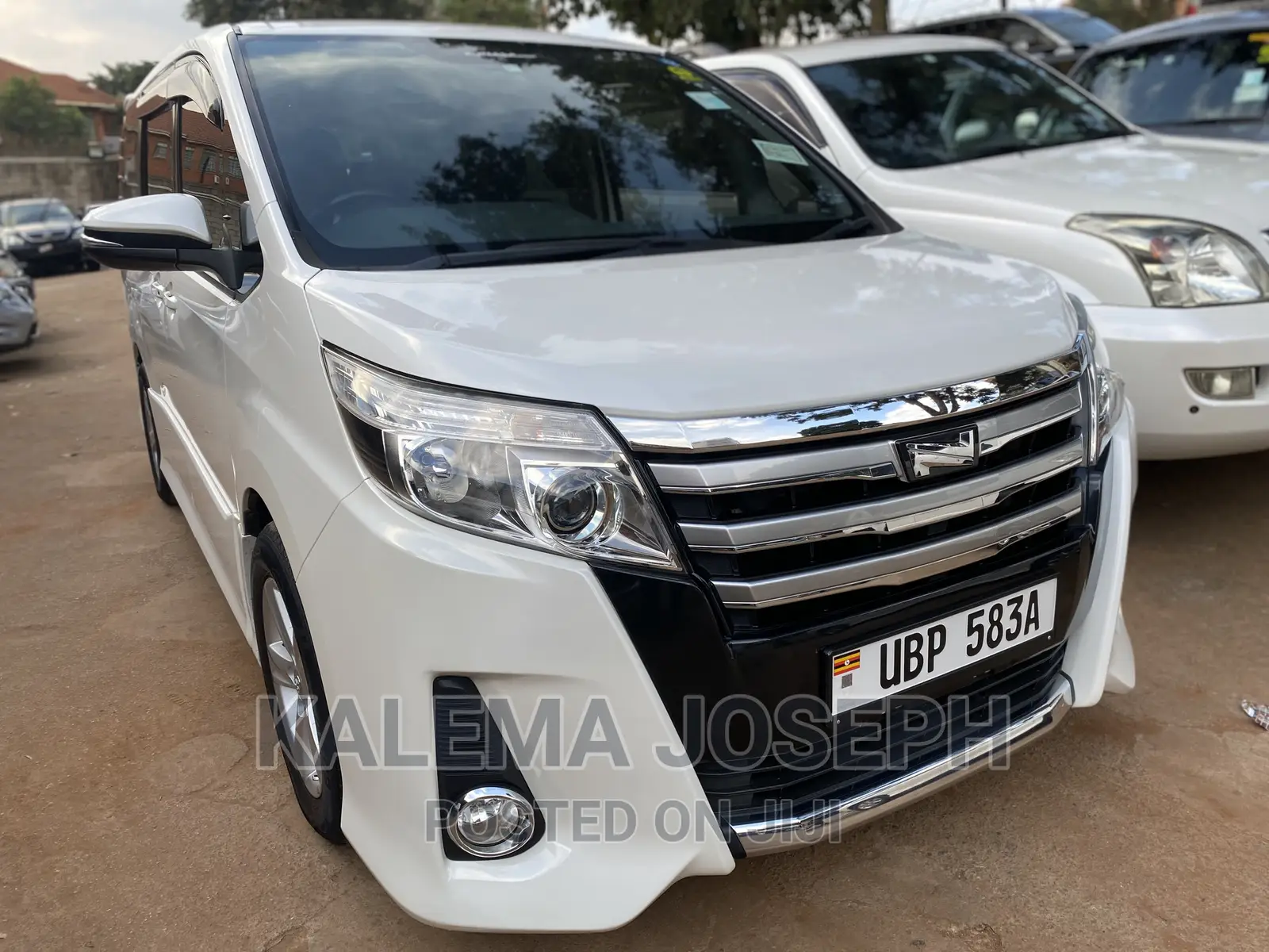 Toyota Noah 2014 White