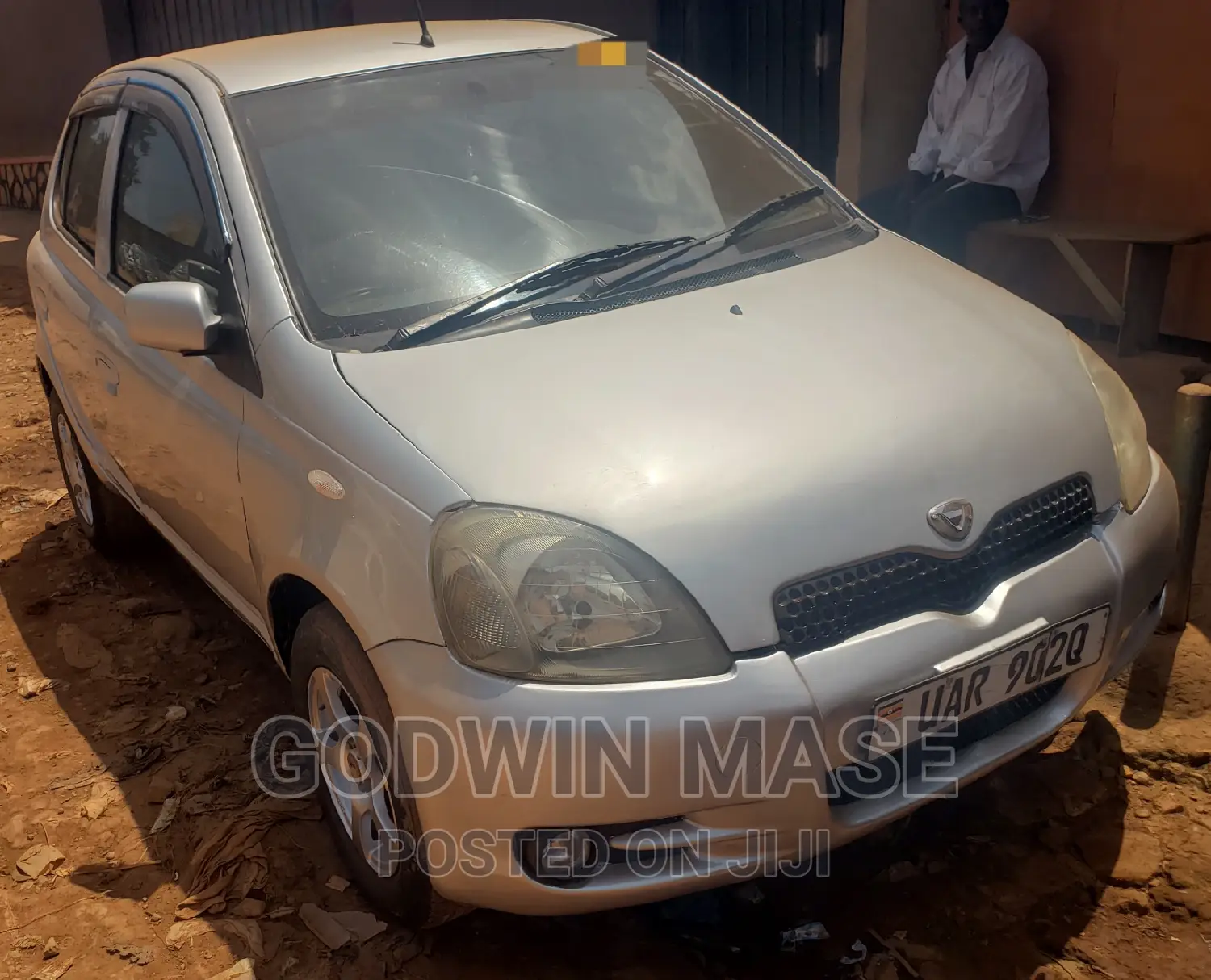 Toyota Vitz 2002 Silver