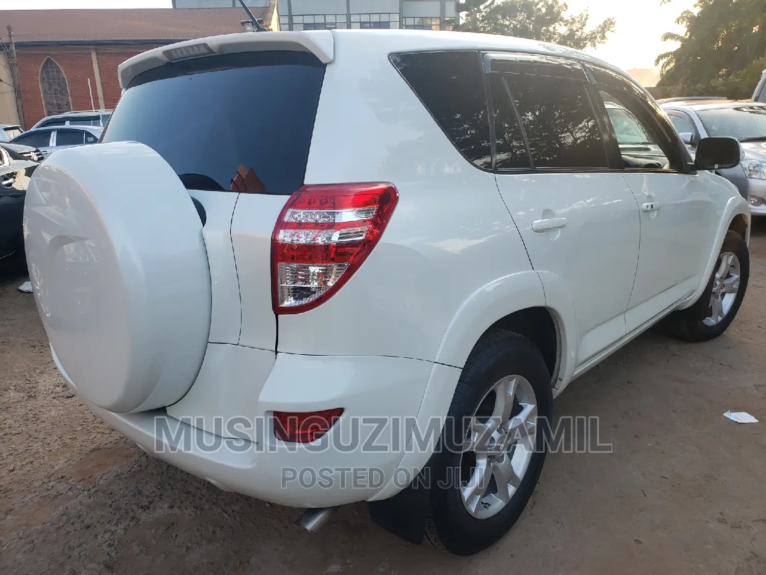 Toyota RAV4 2011 White