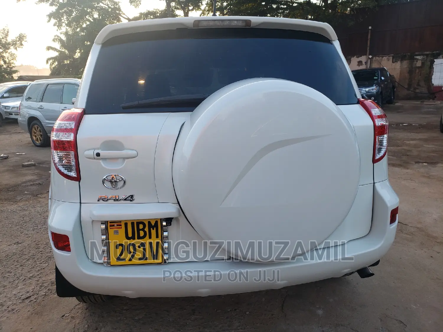Toyota RAV4 2011 White