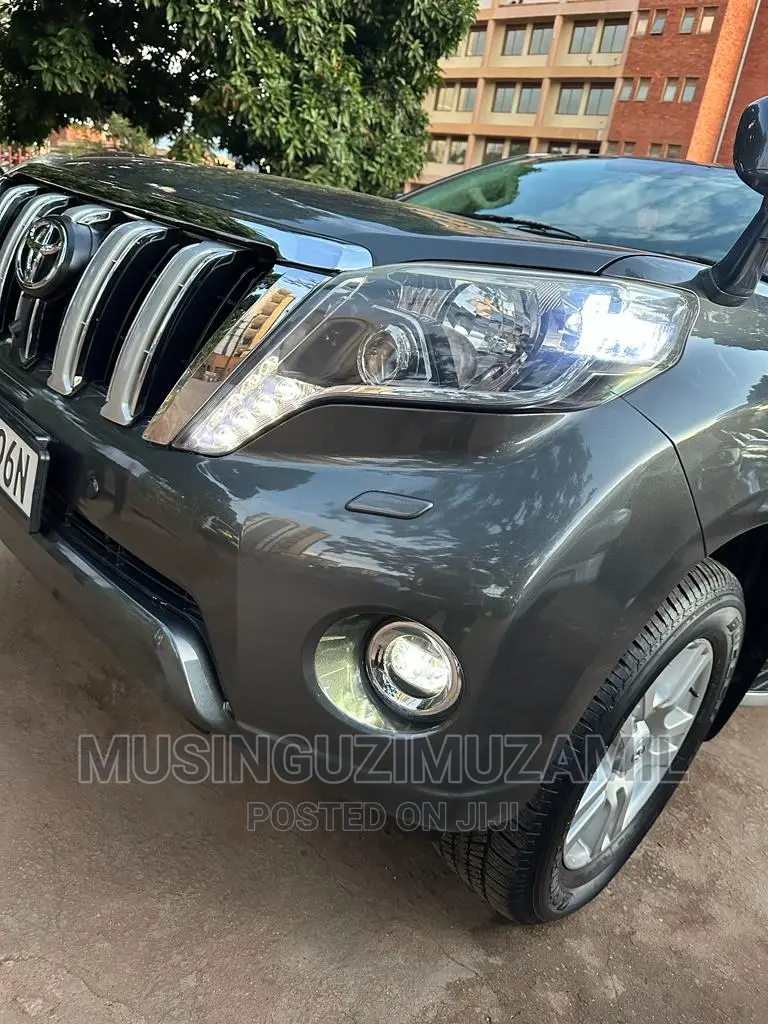 Toyota Land Cruiser Prado 2015 Gray