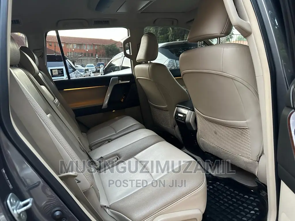 Toyota Land Cruiser Prado 2015 Gray