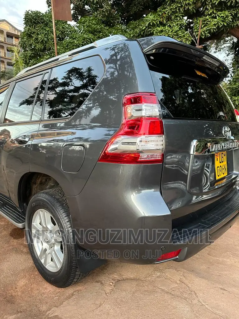 Toyota Land Cruiser Prado 2015 Gray