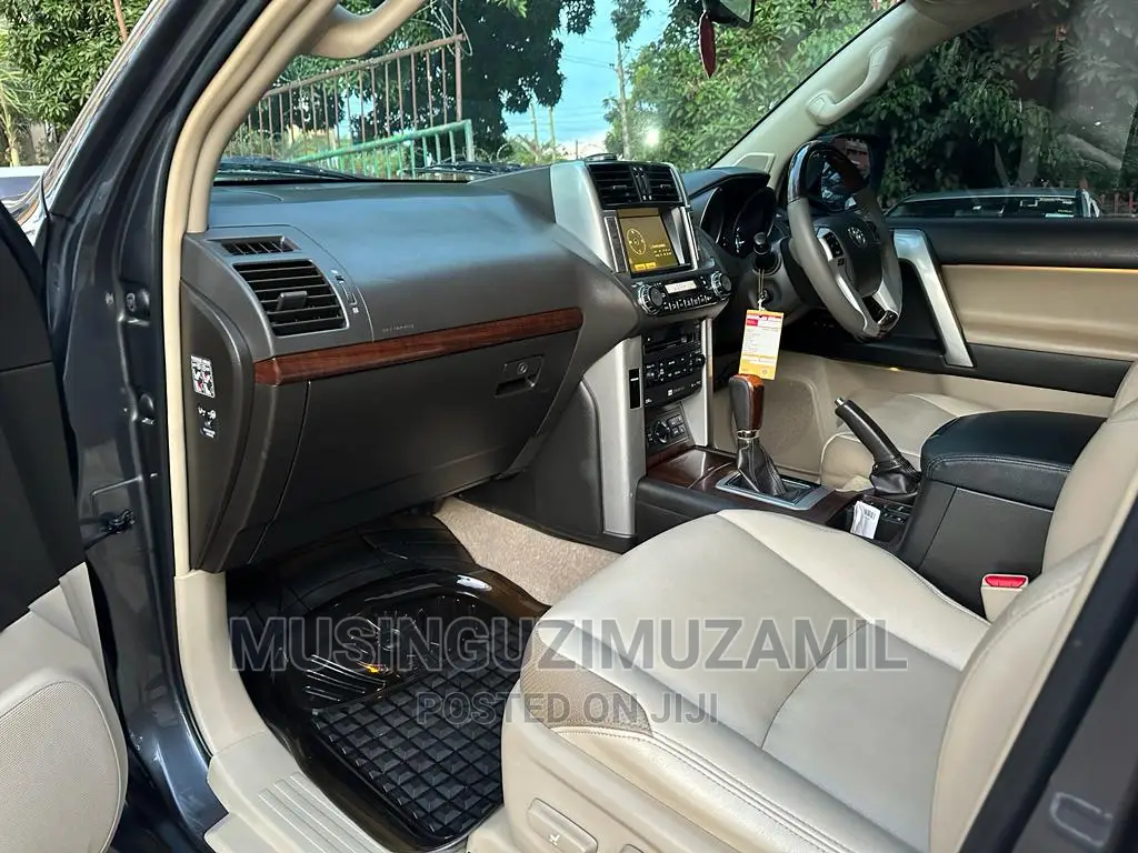 Toyota Land Cruiser Prado 2015 Gray