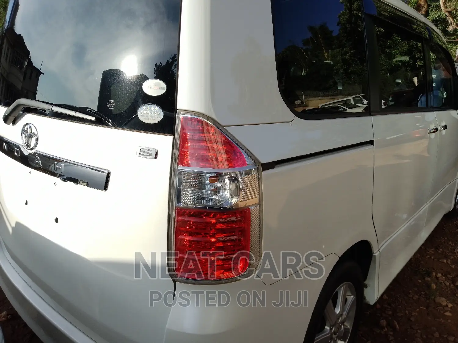 Toyota Noah 2008 White