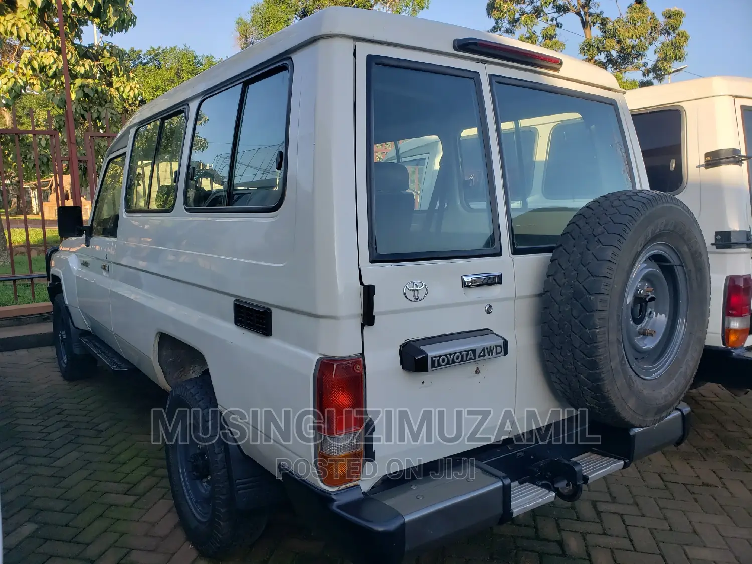 Toyota Land Cruiser 2017 White