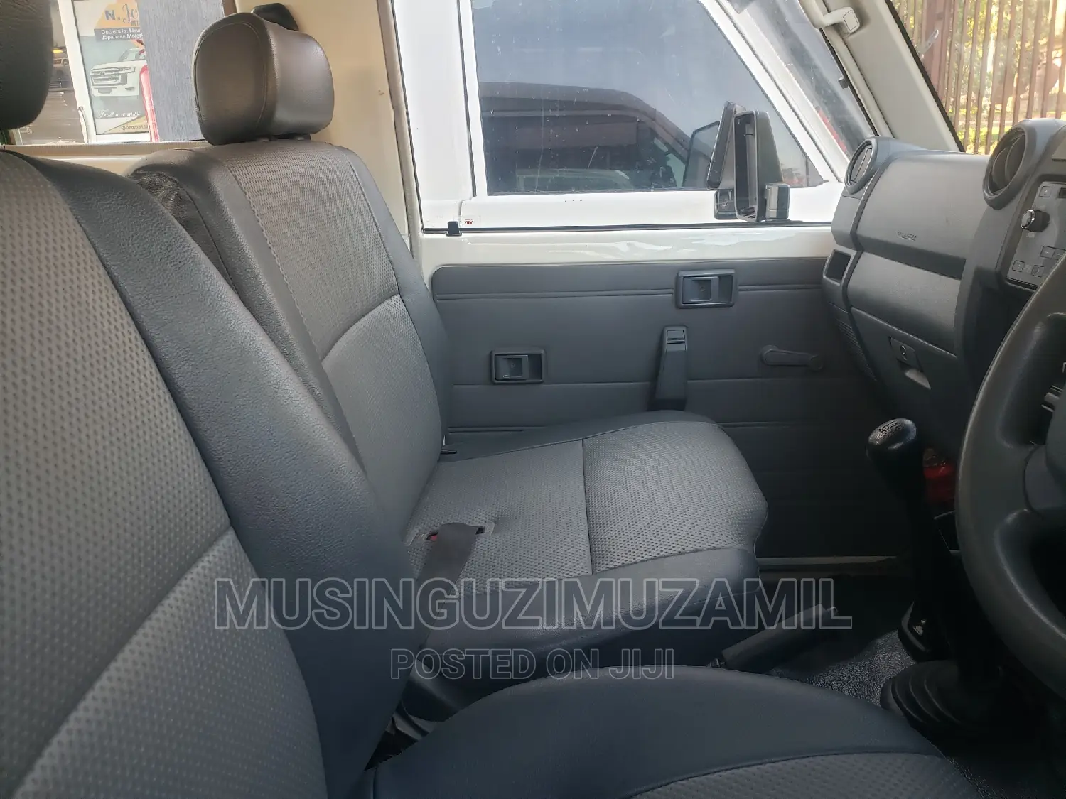 Toyota Land Cruiser 2017 White