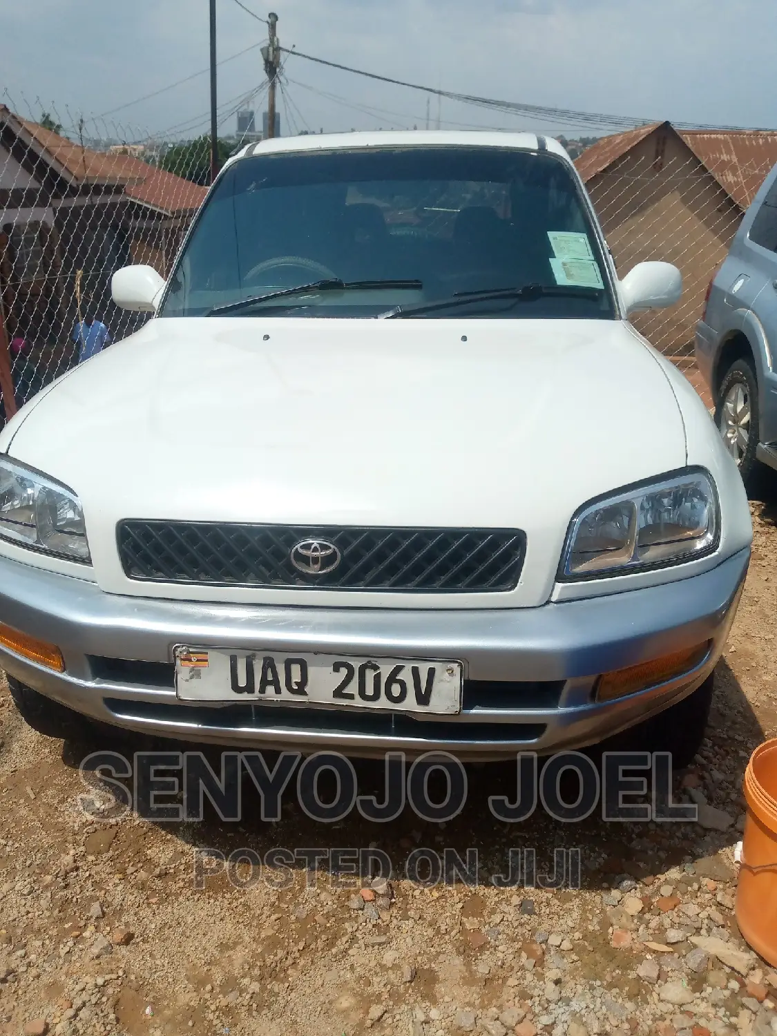 Toyota RAV4 Automatic 2000 White