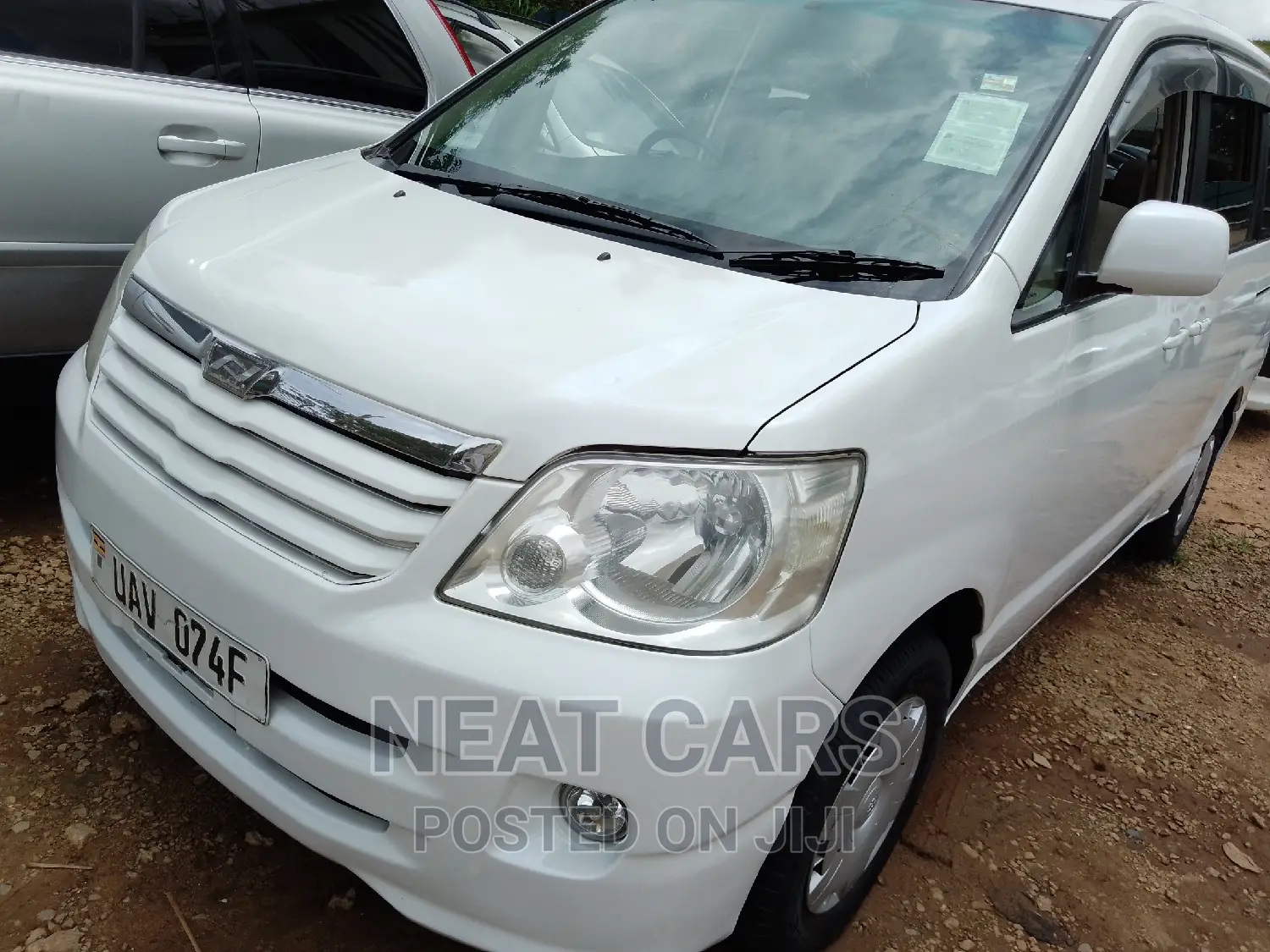 Toyota Noah 2002 Pearl