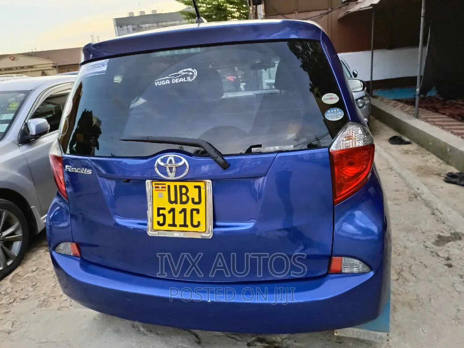 Toyota Ractis 1.3 FWD 2013 Blue