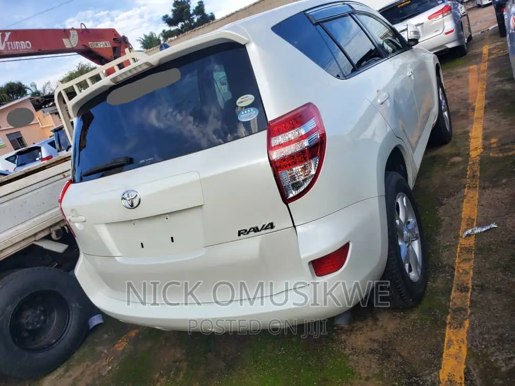 Toyota RAV4 2.5 2010