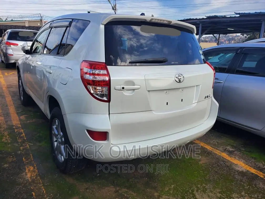 Toyota RAV4 2.5 2010