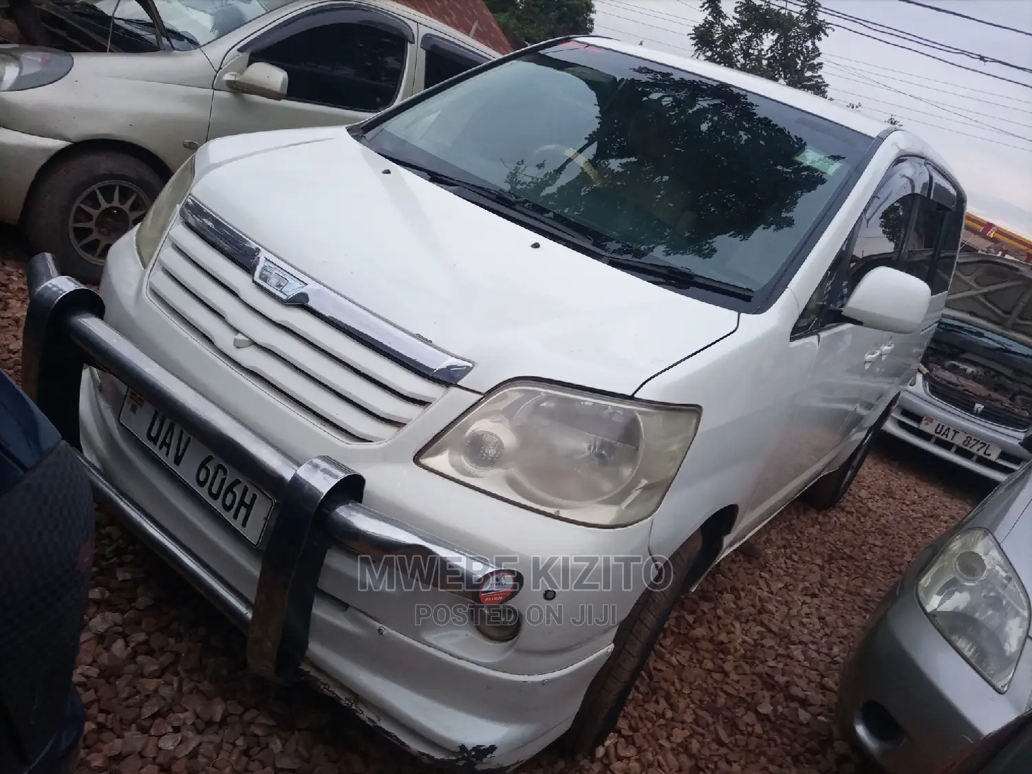 Toyota Noah 2003