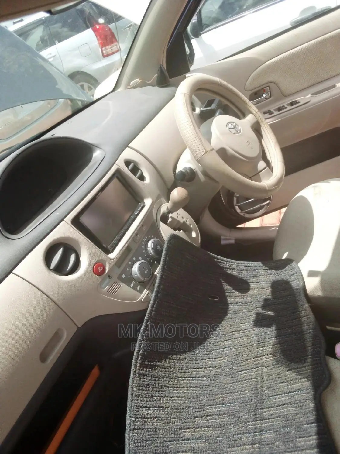 Toyota Sienta 1.5 AWD 2008 Gray