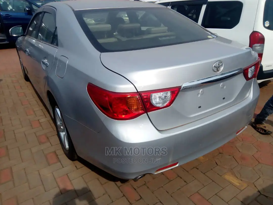 Toyota Mark X 2010 2.5 AWD Silver