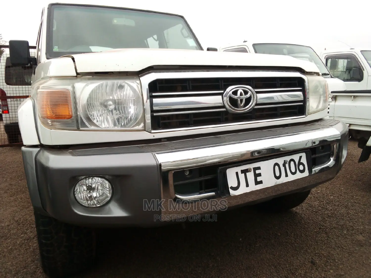 Toyota Land Cruiser 2013 4.0 V6 DLX White