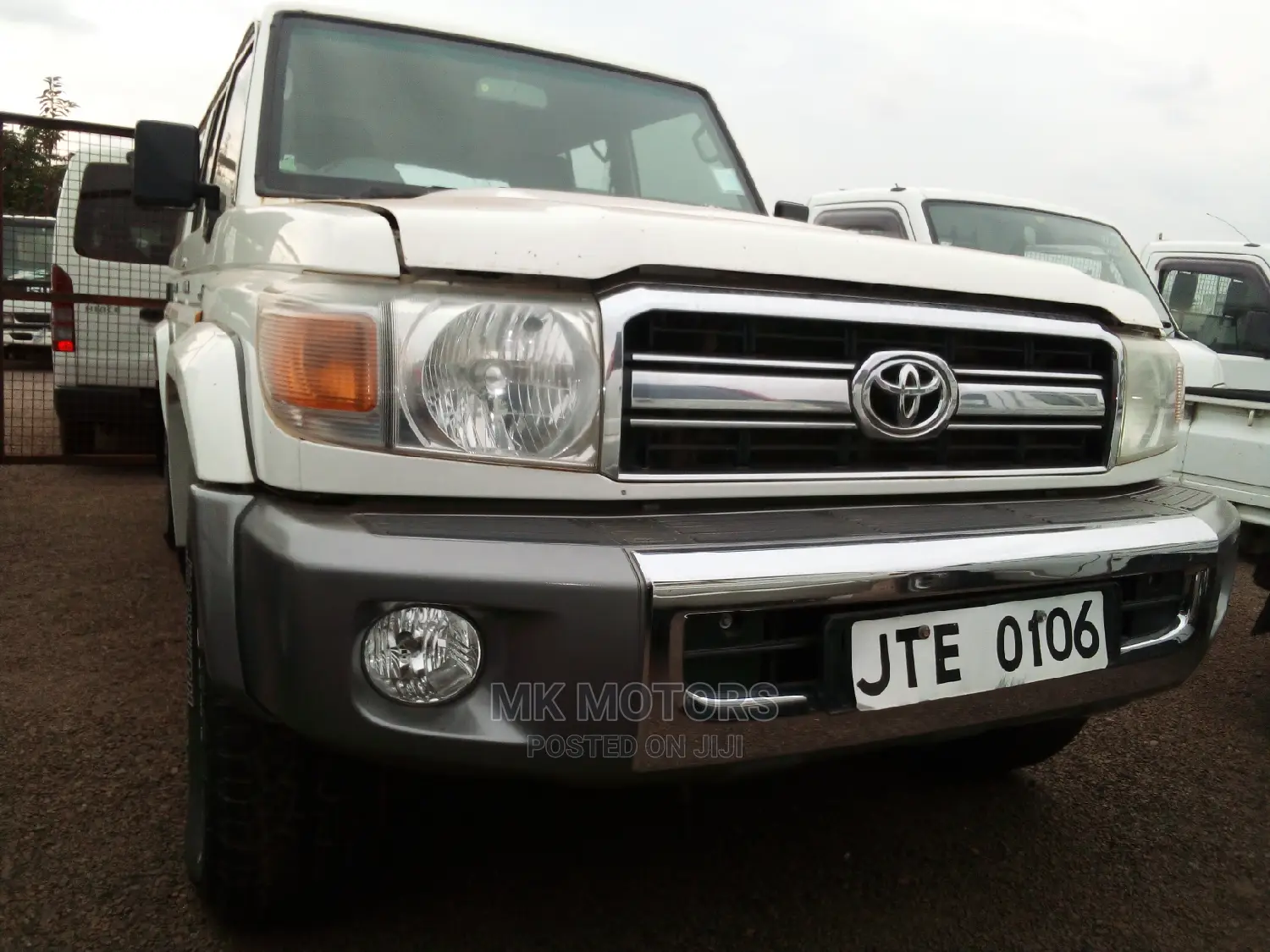 Toyota Land Cruiser 2013 4.0 V6 DLX White